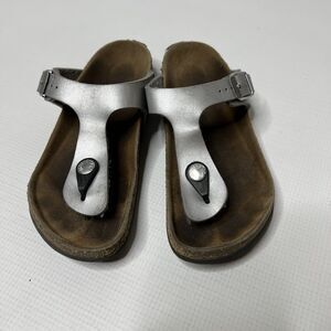 Birkenstock Young Gizeh Silver Leather Sandals Size 31 EU 13 US Narrow Strap